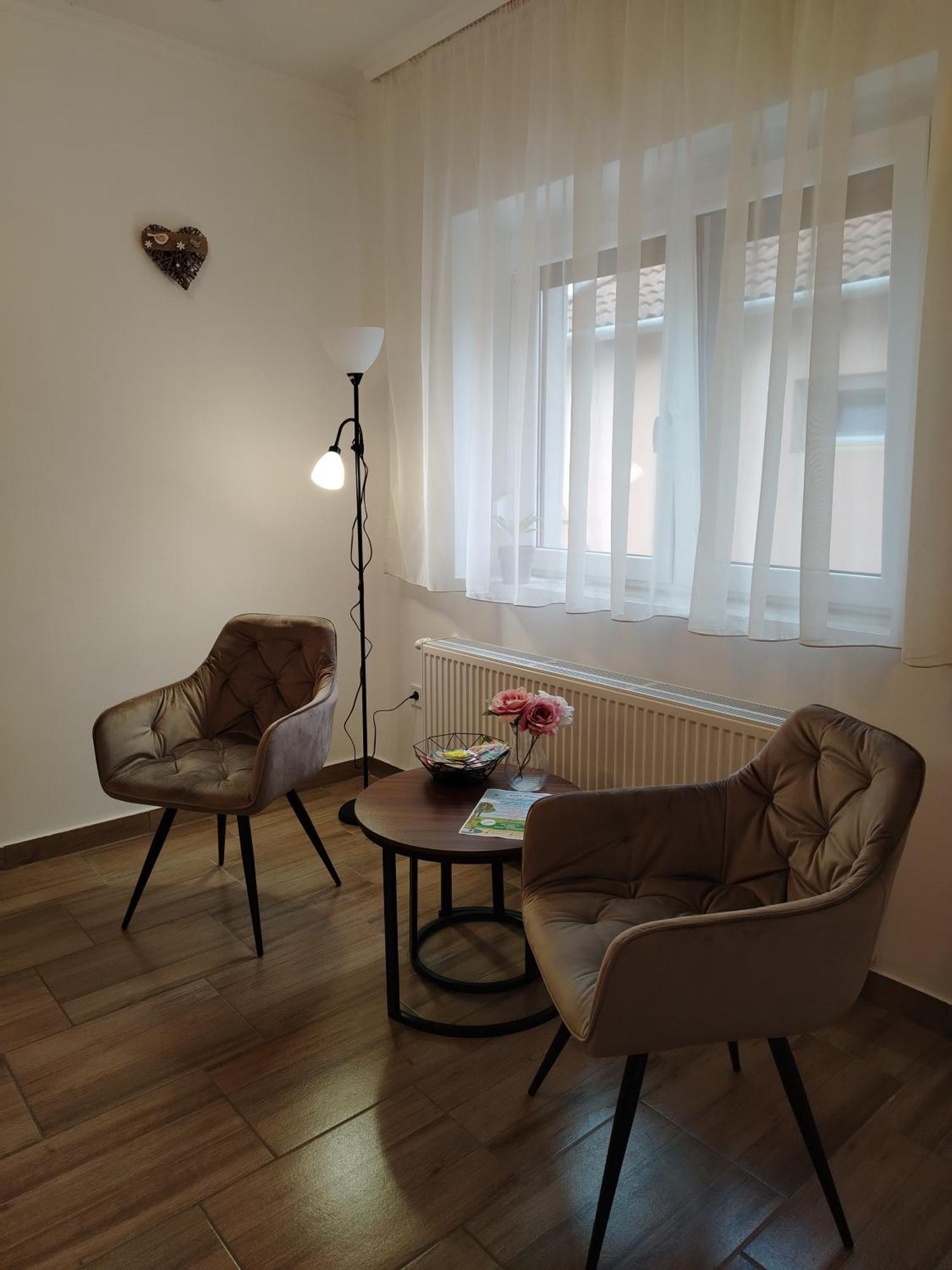 Kaptarko Apartmanhaz Demjén Exterior photo