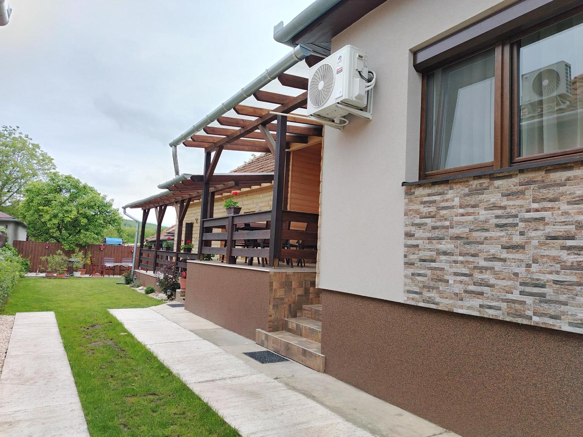 Kaptarko Apartmanhaz Demjén Exterior photo
