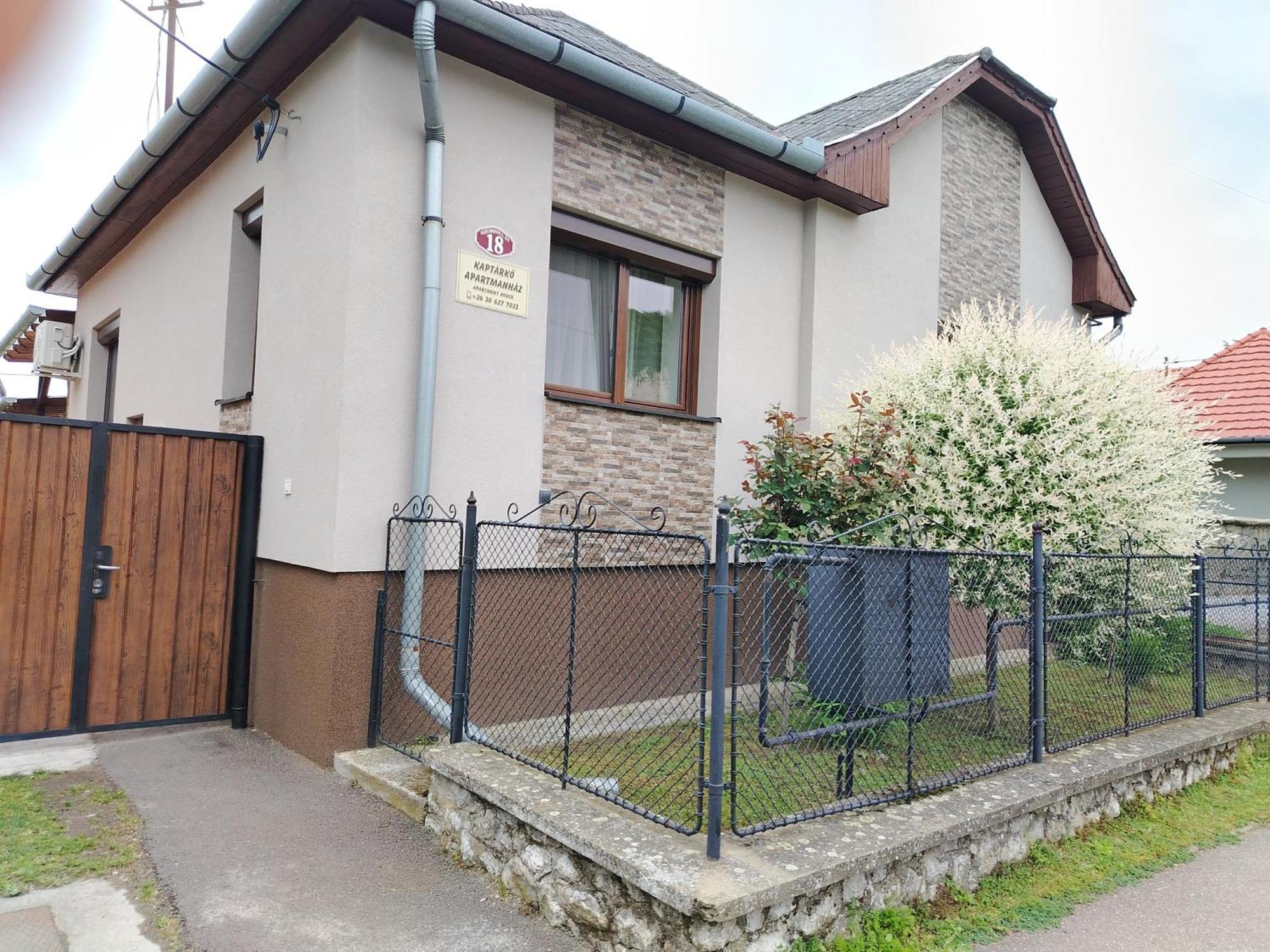 Kaptarko Apartmanhaz Demjén Exterior photo